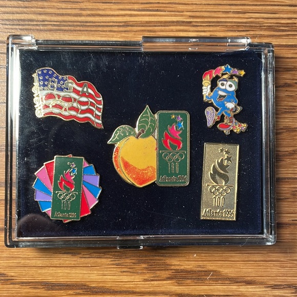 1996 Atlanta Olympic Pin Set in Case - Picture 4 of 4